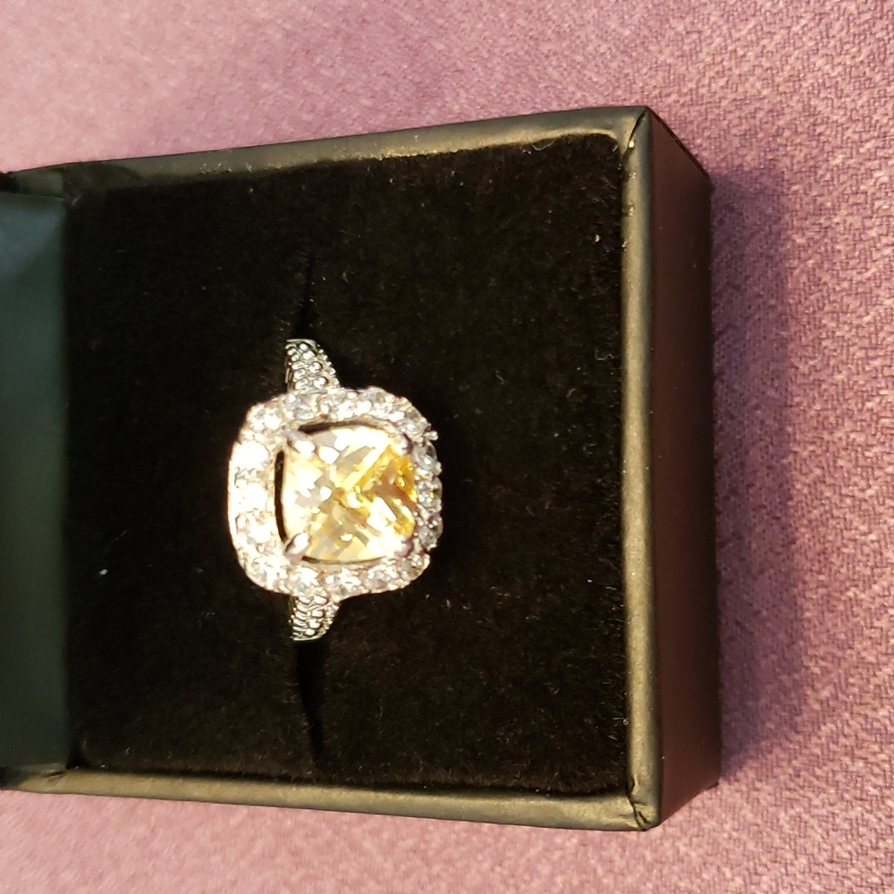 Women's Ring